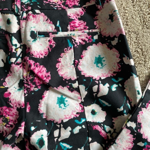 Nygard Black Label Floral Pants - Picture 4 of 7